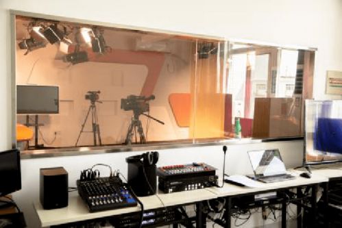 专业零距离 广播影视节目制作——揭秘“王炸专业”广播电视节目制作经营